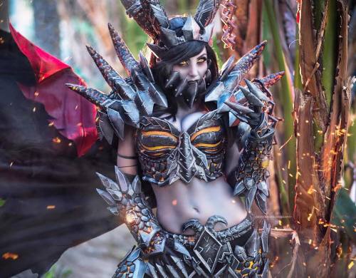 cosplay-queens:  jessicanigri via cosplay-queens I am so ready to tackle another huge build!! Costume made by me! Photo by @daveyangphoto #cosplay #worldofwarcraft #worldofwarcraftcosplay #deathwing #dragon