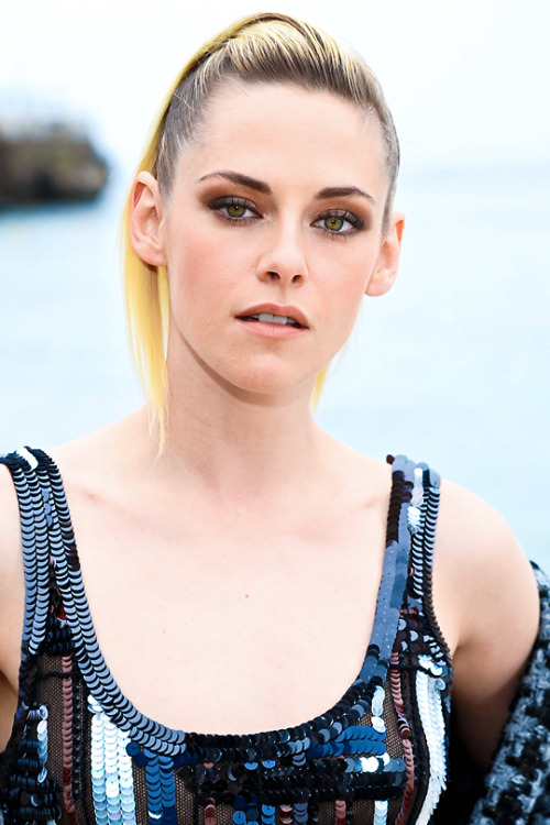 atomicwinter:KRISTEN STEWART attends the Chanel Cruise 2023 Collection in Monte-Carlo, Monaco. | May