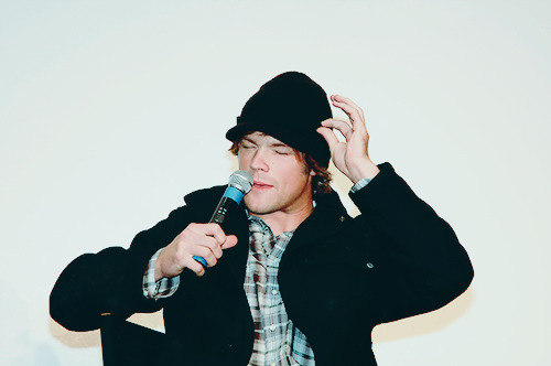 jensens14thfreckle: Jared Padalecki | ChiCon 2008 [x]