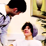 sstyles:  If I was a girl I’d probably have a crush on Zayn.. he’s just pretty