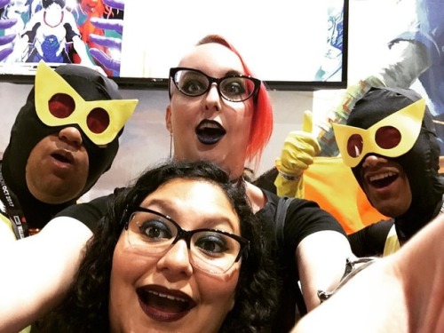 AHHHH! w/ @specsocelot and 21 and 24 (who did the voices) #sdcc #venturebrothers #cosplay  (at San D