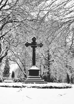tempories:  Winter Cross No .2 by *doomed-forever Don’t remove the credits, please 