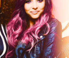 24puffitommo:  Oh..i don’t know…she’s always beautiful