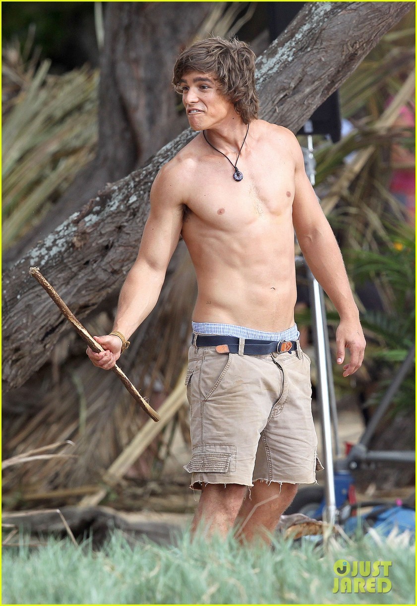boysguysandmen101:  old but gold, brenton thwaites 2 