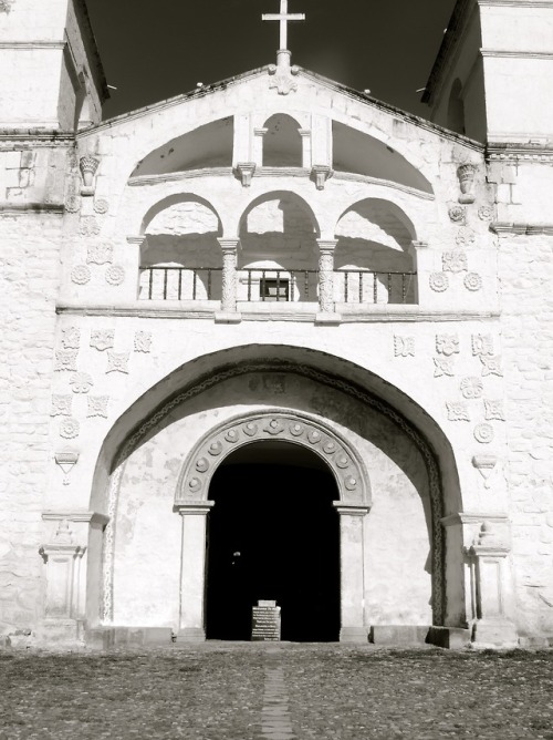 Entrada a la iglesia, Santa Ana de Maca, Maca, Arequipa, 2017.