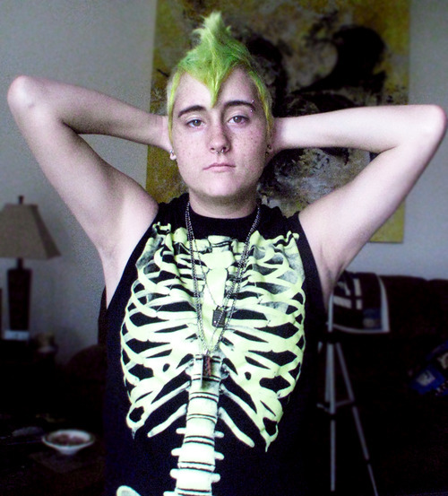 appleriddles:  causeallidoisdance:  Aug 20th makes a month till our 2 year anniversary!!!