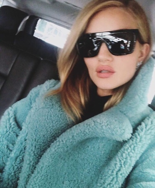 ladolcevitabella: Celebs Fashion Pizza Rosie Huntington-Whiteley