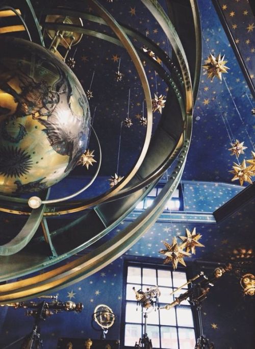 kingofghosts:daugther of atlas | ravenclaw for anon