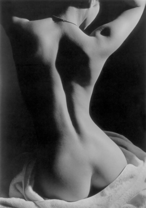anbelli:  Jeanloup Sieff “Muscular Back” 1992