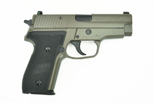 schweizerqualitaet:SIG-Sauer P228 9x19 with custom finish and night sights[source]