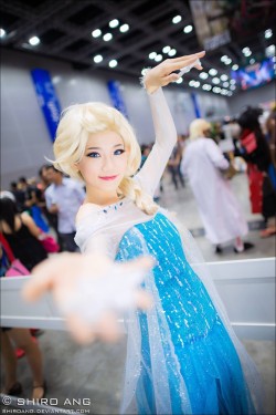 weheartcosplay:  Elsa - FrozenCosplayer: