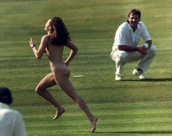 Definitely a female athlete who can run as a streaker like this.  publicfigures: