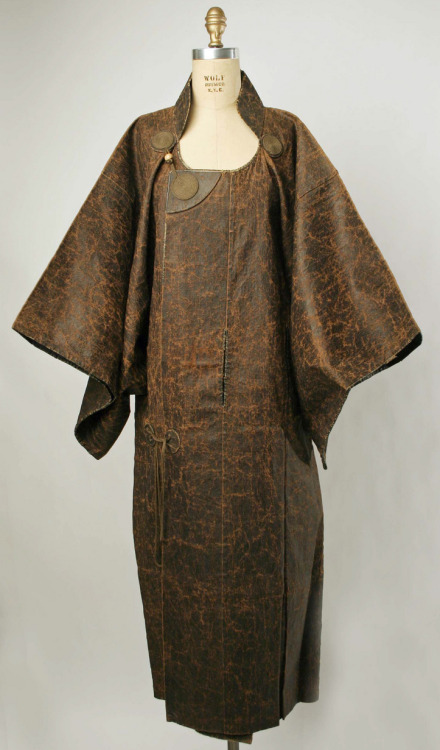 desimonewayland: Japanese raincoat, 1790-1800, linen, silk, organic glaze The Metropolitan Museum of