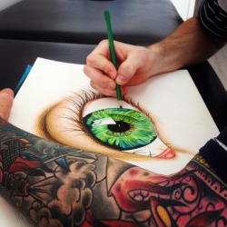 inkdependent:  drawing this intense eye at