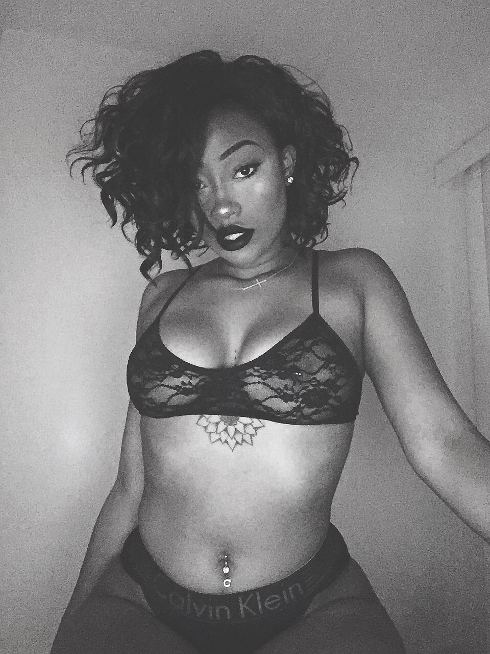 wavy-ting:  seductive photos are just my thing, i’m sorry. 