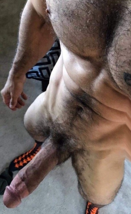 desbeauxmales:Hummmmm je veux jouer avec This dude will leave me gasping for breath.