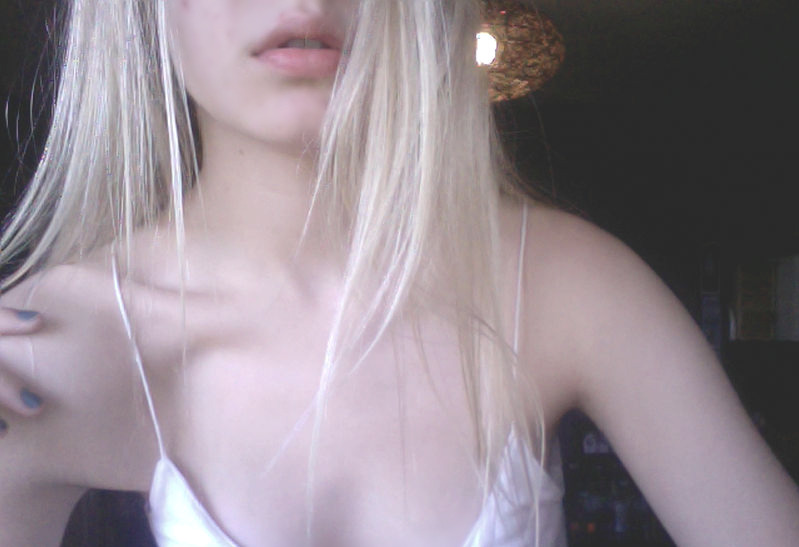ivoryunknown:  hola  