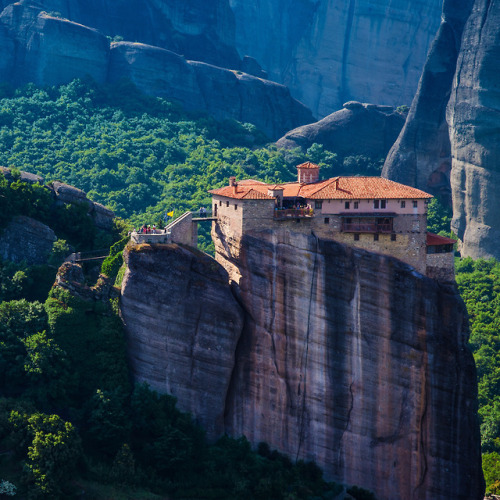 Amazing Buildings - Meteora MonasteryTake the train from Thessaloniki and in just three hours you wi