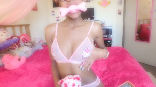 daddysprettypinkprincess:  aurora-princessbabe:  As a black person in the kink community, it is so important to be and feel represented. Very rarely do POC feel like they are shown in this community and that is why our content is so important. I do my