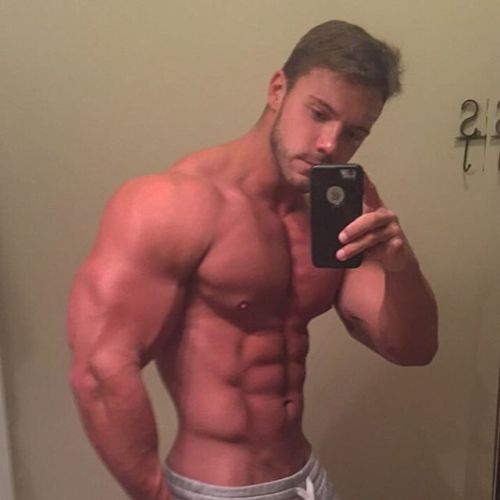Sexy muscle guys