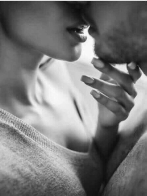 mademoiselle-bia:  One of the best feelings in the world is when you hug someone you love, and they hug you back even tighter♡  