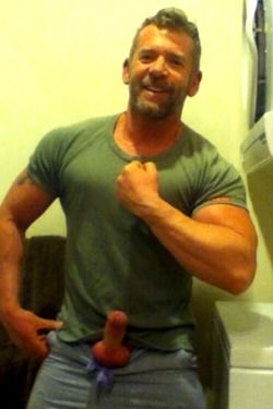 two-pervs:  nippig:  http://nippig.tumblr.com/archive  Pocket muscles are fun!
