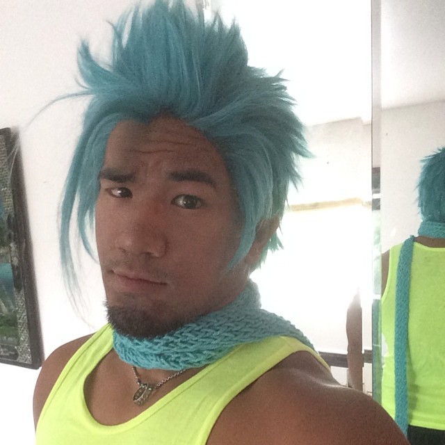 shinrajunkie:  Just causally having blue hair, excuse me. #jinx #leagueoflegends
