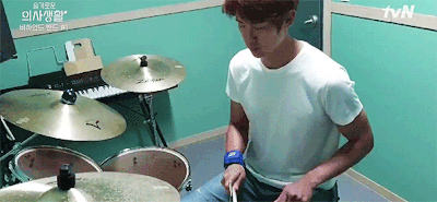 parano1d:yoo yeon seok + drum practice