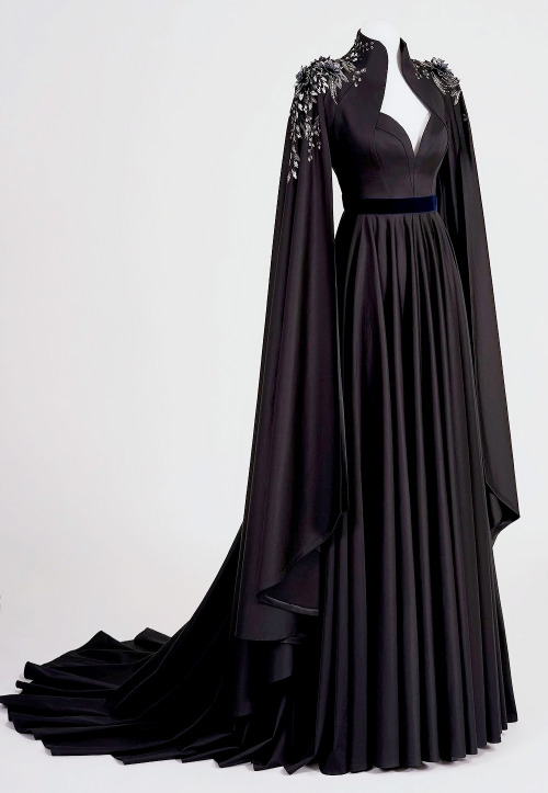 evermore-fashion:  Favourite Designs: Linda Friesen ‘The Raven Queen’ Haute Couture Gown