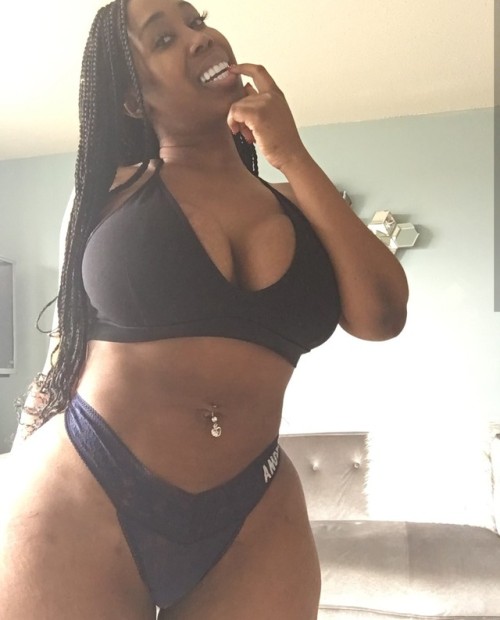 kingjazziedad:  DeliciouslySexy. Curvy. BootiDelicious Mami     Ms Zeeamour 