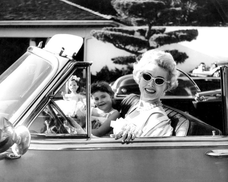 wehadfacesthen:
“ Zsa Zsa Gabor with her daughter Constance, 1953, Beverly Hills
”