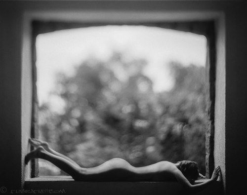 Cette embrasure m’embrase les sens, qu’une envie : l’embrasser pour l’embraser  … (Profitez e