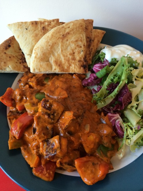 Paneer cheese, onion and pepper curry with naan bread, salad and yoghurt (Home meal)