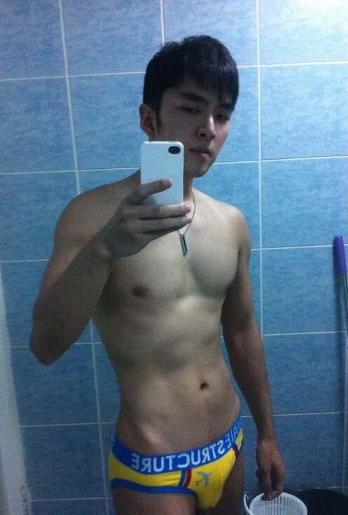 mantop1069: 帥氣大屌新加坡帥哥…