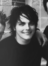 alexzpaintings:  55-63/100 pictures of Gerard smiling 