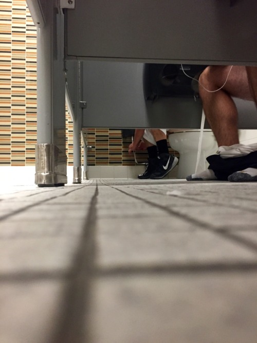 totaltopbottomsup: Double dumping today !!! It was like battleshiTs in there ….one would fart