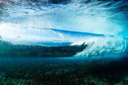 surf4living:  Cloudbreak this morning…     Photo: Ed Sloane