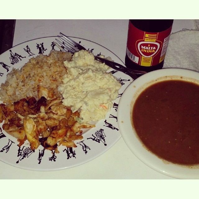 savagesantos:  Mi Abuela is the bomb for this. Pollo frito, concon, habichuelas con