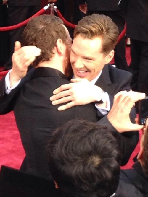 cumberbum:Benedict Cumberbatch and Michael Fassbender hugging it out #Oscars [x]