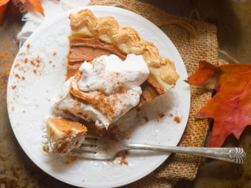 tinykitchenvegan - Chai-Spiced Vegan Sweet Potato Pie