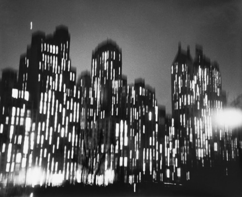 Central Park South, 1947-8 Ted Croner