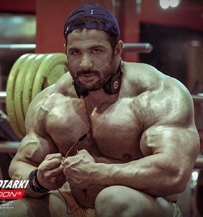 worshipalphamales: pjsesq:  Mojtaba Notarki What a hairy ape. Holy Christ.   FUCK. ME. 