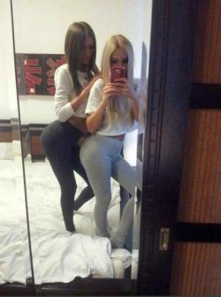 Hot Girls Wearing Leggings