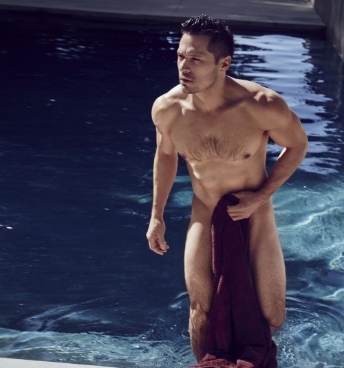 famousdudes:  Revenge’s Nick Wechsler strips down for Cosmopolitan UK.