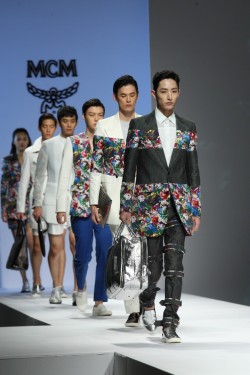 koreanmalemodels:  Lee Soohyuk, Kim Wonjoong,