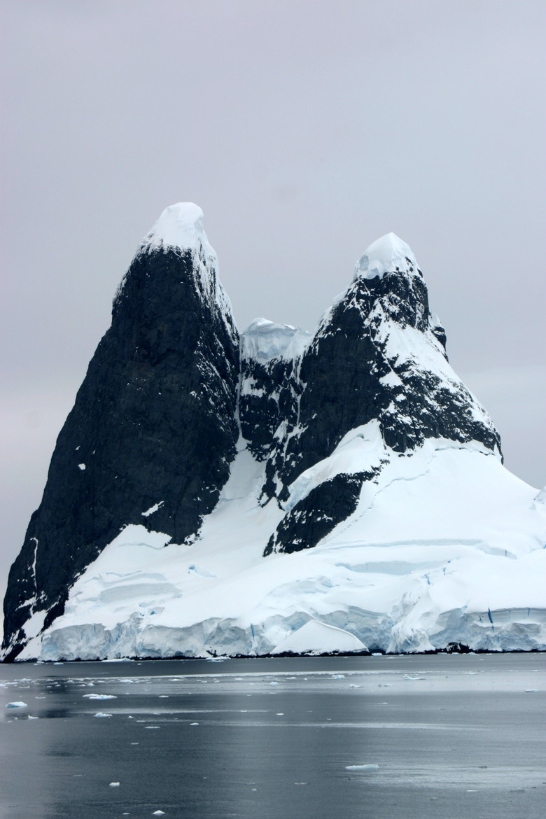 musts:  © Quirze Font Pla { facebook | twitter } Pleneau Bay, Antarctica 