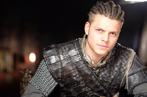 Vikings': What Did Alex Høgh Andersen Say About Dragging Himself 'Around in  Horse S**t' as Ivar the Boneless?