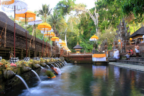 Pura Tirtha Empul temple fountains, Bali