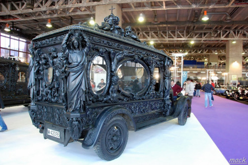 XXX lulz-time:  Vintage and Antique Hearse Collection photo