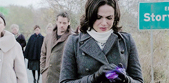 reginaoflocksley:ouat meme 6 scenes [3/6] → emma and henry leave storybrooke (3x11)
